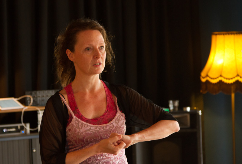 Anita Kooij luisteren ... Anita Kooij